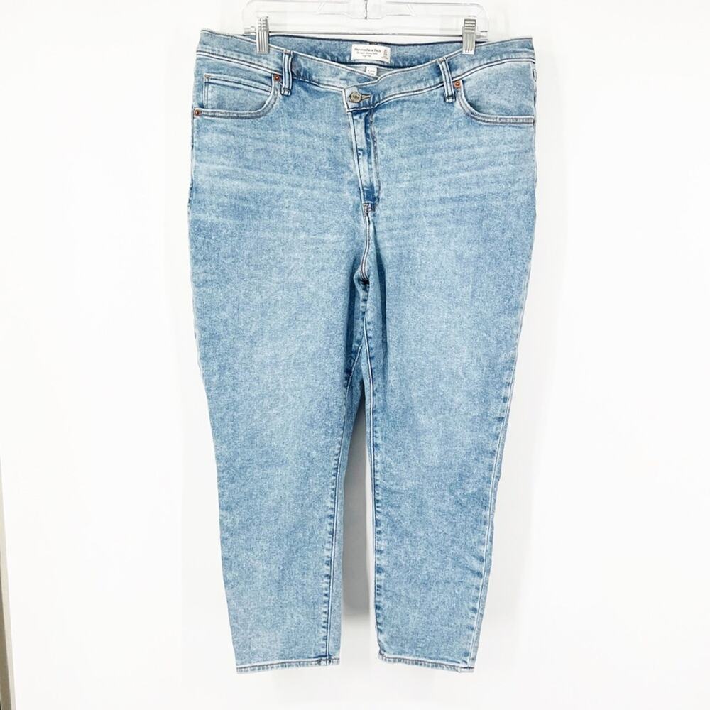 Abercrombie & Fitch Curve Love The Super Skinny Ankle Jeans Criss Cross SHORT